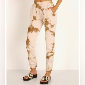 Frankie’s Bikinis Aiden Sweatpants in Brownie